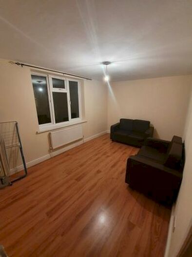 2 Bedroom Flat To Rent In Marmadon Road, Plumstead Ef, London, SE18