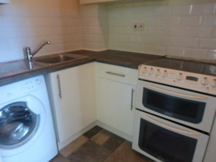 1 Bedroom Flat To Rent In Alexander Mews, Hill Lane, SO15
