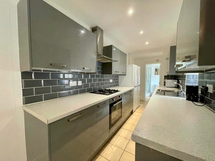 6 Bedroom Terraced House To Rent In Baggholme Road, Lincoln, LN2