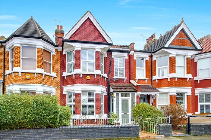 3 Bedroom Terraced House For Sale In Cornwall Avenue, London, N22