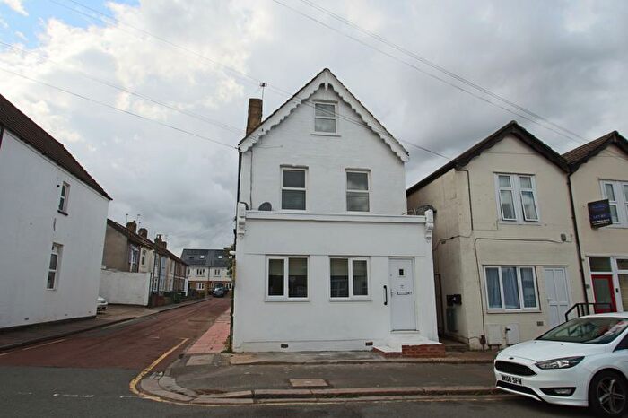 3 Bedroom Maisonette To Rent In Birkbeck Road, Sidcup, DA14