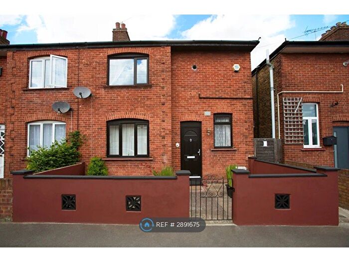 3 Bedroom Semi Detached House To Rent In Queens Road, Feltham, TW13