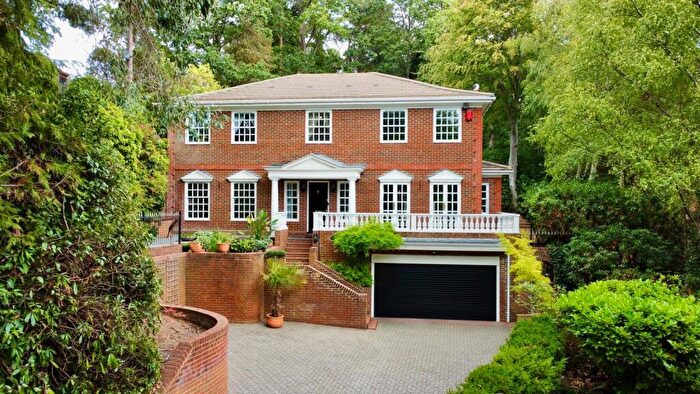 5 Bedroom Detached House For Sale In Ingle Dell, Camberley, GU15