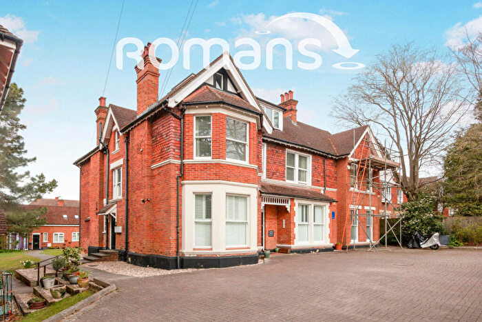 3 Bedroom Flat To Rent In Upper Park Road, Camberley, Surrey, GU15