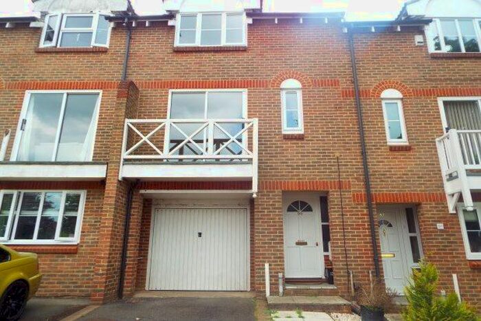 2 Bedroom Property To Rent In Bradbridge Green, Ashford, TN23