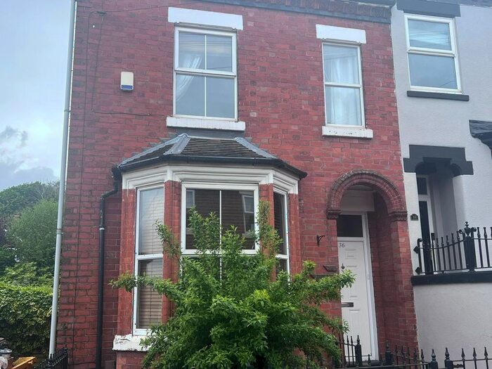 3 Bedroom Town House To Rent In James Street, Stoke-On-Trent, ST4