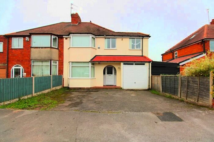 4 Bedroom Semi-Detached House To Rent In Blythsford Road, Birmingham, B28