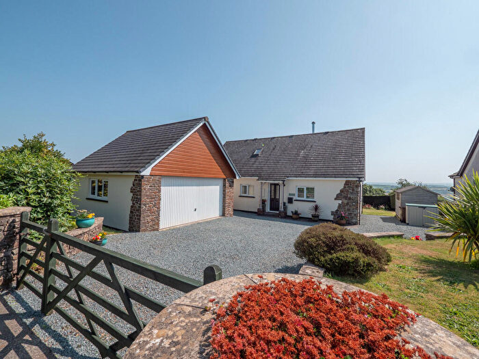 4 Bedroom Detached House For Sale In Whitstone, Holsworthy, EX22