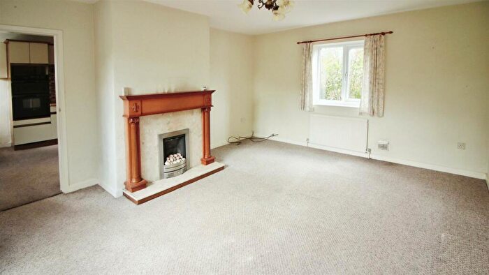 3 Bedroom Terraced House For Sale In Leadwell Lane, Rothwell, Leeds, LS26