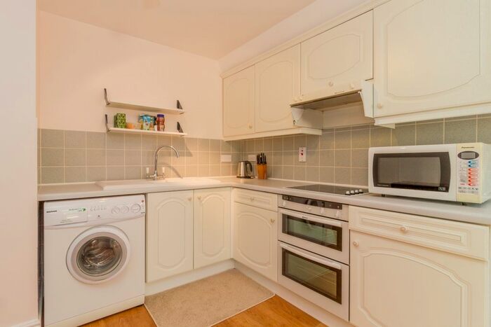 2 Bedroom Flat To Rent In Davenant Road, Oxford, OX2