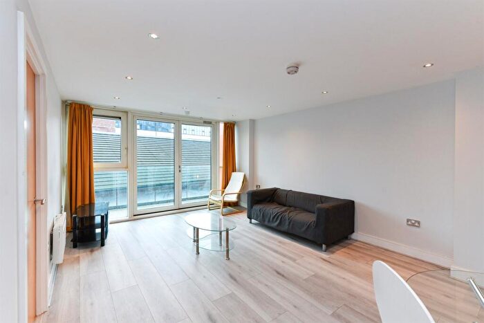 2 Bedroom Apartment To Rent In Litmus Building, NG1