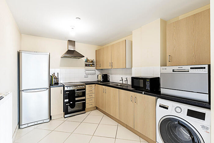 1 Bedroom Flat To Rent In Millharbour, London, E14