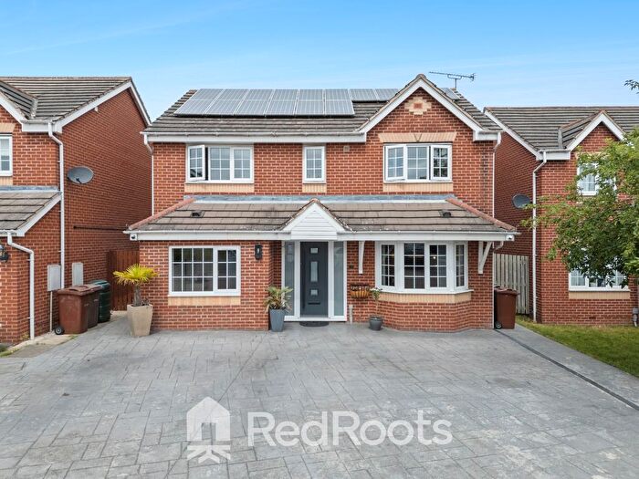 5 Bedroom Detached House For Sale In Troon Close, Normanton, WF6
