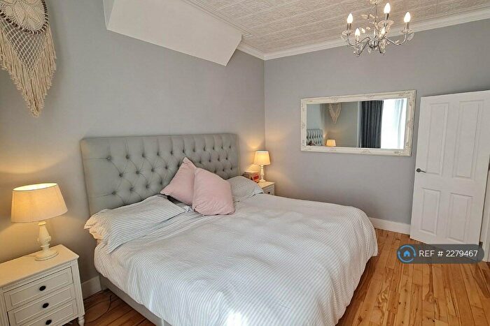2 Bedroom Flat To Rent In Cricklewood, London, NW2