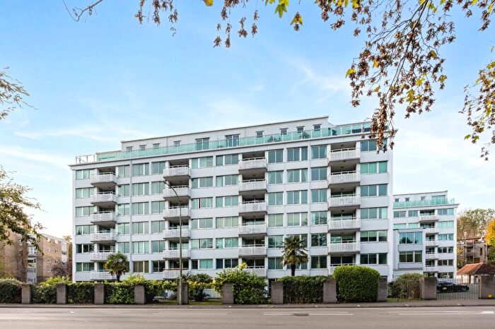 2 Bedroom Flat For Sale In London Road, Preston Village, Brighton, East Sussex, BN1