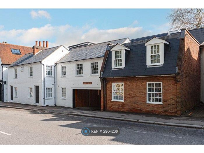 1 Bedroom Flat To Rent In Park House, Reigate, RH2