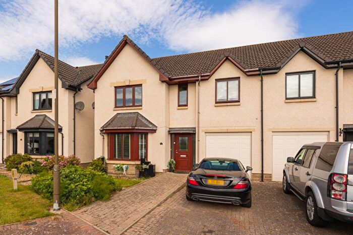 4 Bedroom Semi-Detached Villa For Sale In Gladstone's Gait, Bonnyrigg, EH19