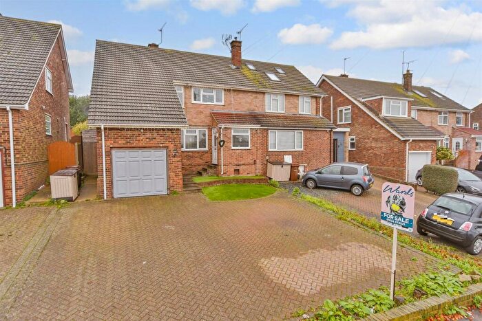4 Bedroom Semi-Detached House For Sale In Lonsdale Drive, Rainham, Gillingham, Kent, ME8