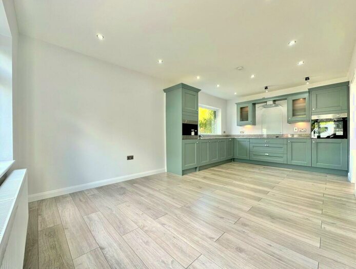 4 Bedroom Detached House To Rent In Longdown Road, Sandhurst, Berkshire, GU47