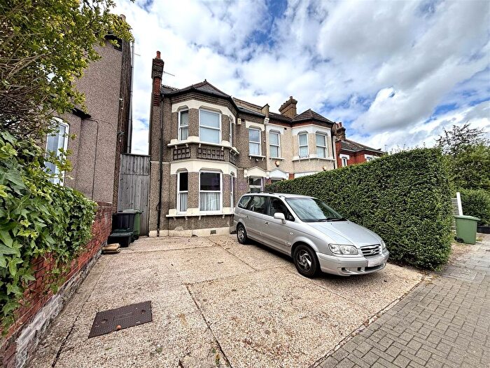 6 Bedroom Semi-Detached House For Sale In Beckenham Road, Beckenham, BR3