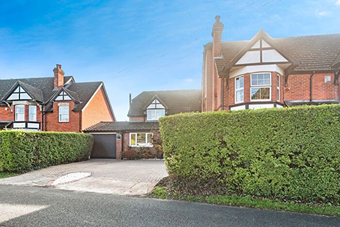 4 Bedroom Semi-detached House For Sale In School Lane, Reading, RG7