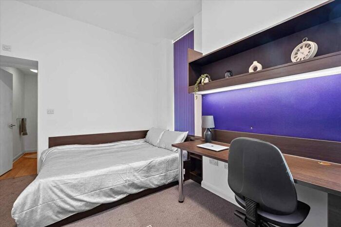 1 Bedroom End Of Terrace House To Rent In The Square, / North Road East, Plymouth, PL4