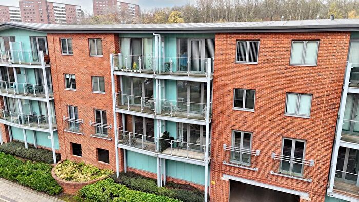 2 Bedroom Apartment For Sale In Worsdell Drive, Gateshead, Tyne And Wear, NE8