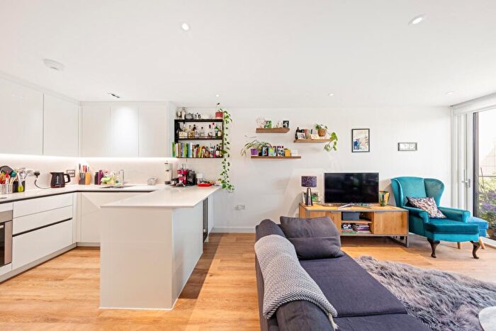 1 Bedroom Apartment For Sale In Nature View Apartments, Woodberry Grove, N4