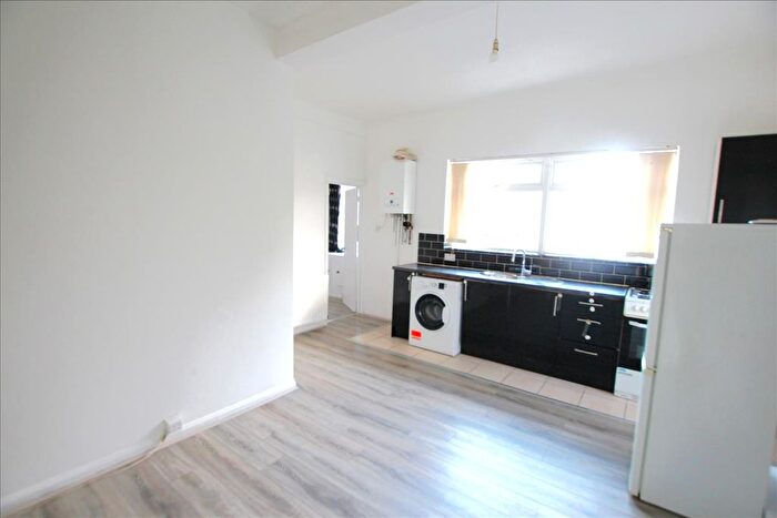 1 Bedroom Flat To Rent In Scotland Green, Tottenham, London, N17