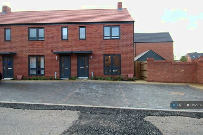 3 Bedroom End Of Terrace House To Rent In Rowan Bank, Houghton Regis, Dunstable, LU5