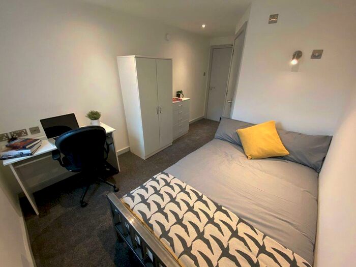 5 Bedroom Apartment To Rent In Mooregate House, Middle Street, NG9