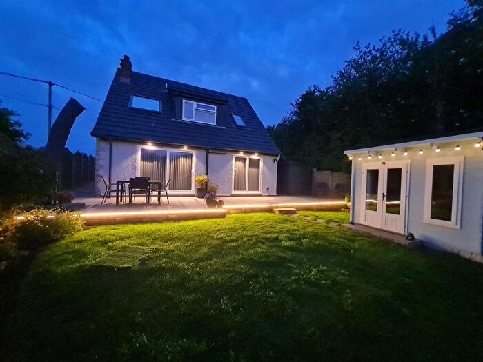 4 Bedroom Detached House For Sale In Tabbits Hill Lane, Harmans Cross, BH20 - Photo 2