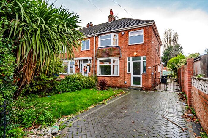 3 Bedroom End Of Terrace House For Sale In Brocklesby Road, Grimsby, Lincolnshire, DN34