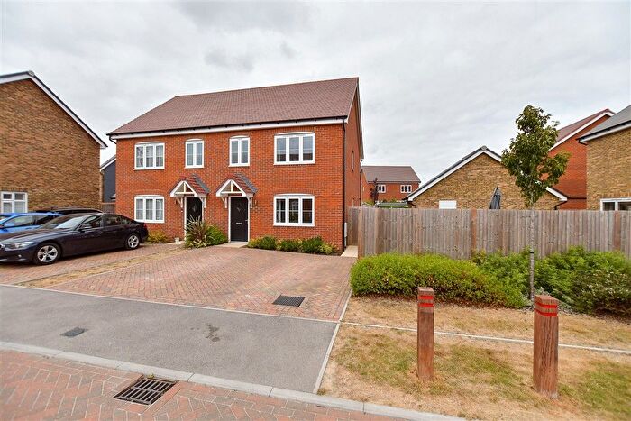 3 Bedroom Semi-Detached House For Sale In Butterfield Way, Ash, Kent, CT3