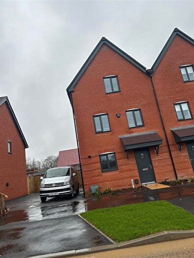 3 Bedroom Semi-Detached House To Rent In Beaulieu Road, Whiteley, Fareham, SO30