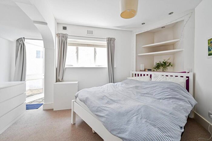 1 Bedroom Flat To Rent In Virginia Mews, Virginia Road, Shoreditch, London, E2
