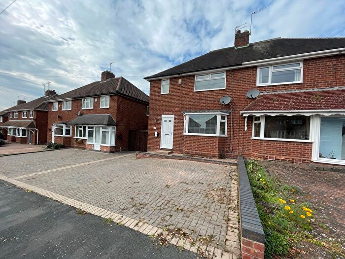3 Bedroom Semi-detached House To Rent In Hillingford Avenue, Great Barr, Birmingham, B43