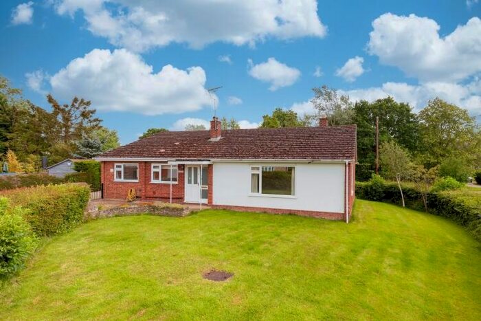 4 Bedroom Detached Bungalow To Rent In Ludgershall, HP18