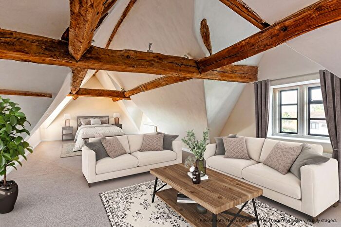 4 Bedroom Link Detached House For Sale In Westerleigh Road, Westerleigh, BS37