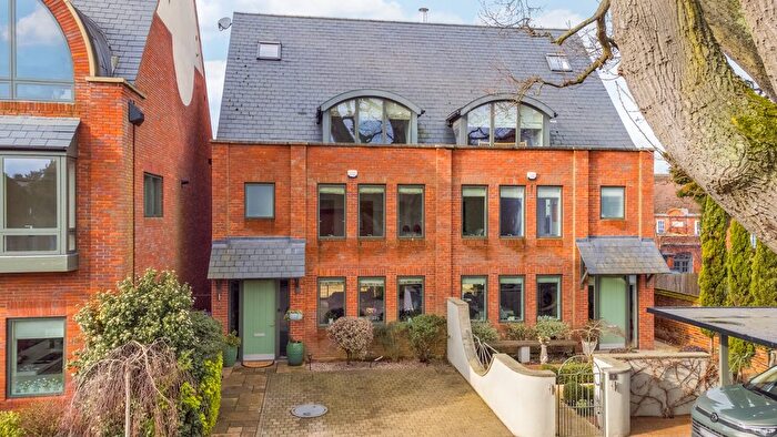 4 Bedroom Semi Detached House For Sale In Mews Court Rear Of, Bancroft, SG5