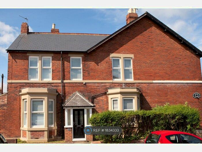 3 Bedroom End Of Terrace House To Rent In Gosforth, Newcastle Upon Tyne, NE3