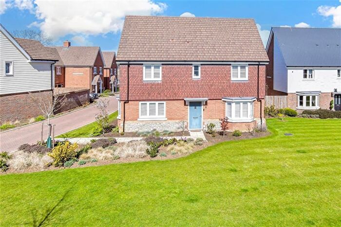 4 Bedroom Detached House For Sale In Seymour Drive, Marden, Marden, Kent, TN12