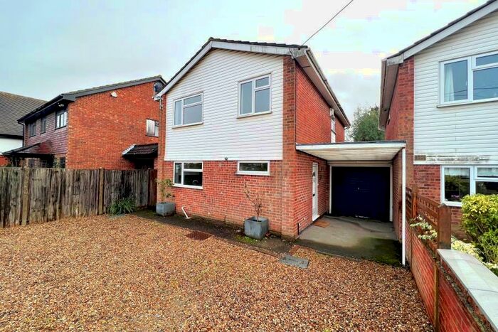 4 Bedroom Detached House To Rent In West End, GU24