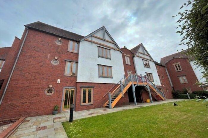 3 Bedroom Flat To Rent In Foregate Street, Chester, CH1