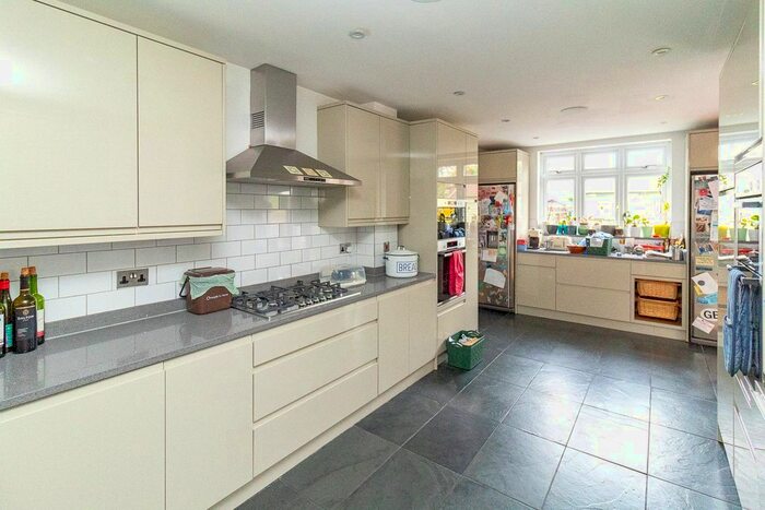 5 Bedroom Detached House For Sale In Edgwarebury Lane, Edgware, HA8