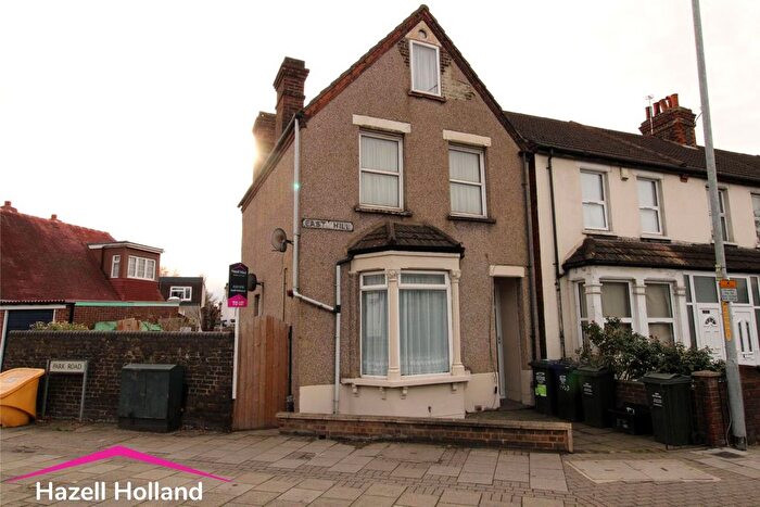 2 Bedroom Flat To Rent In East Hill, Dartford, DA1