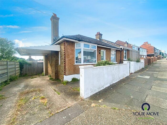 3 Bedroom Bungalow To Rent In Fitzroy Avenue, Ramsgate, Kent, CT12