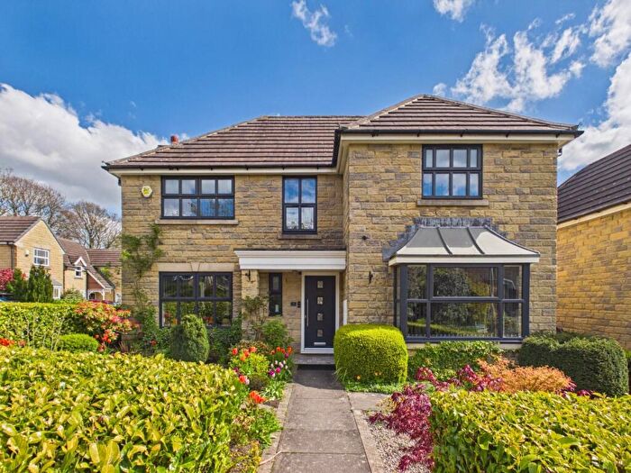 4 Bedroom Detached House For Sale In Swan Avenue, Gilstead, Bingley, BD16