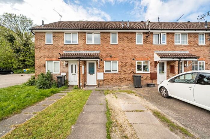 2 Bedroom Terraced House For Sale In Osprey Close, Covingham, Swindon, SN3