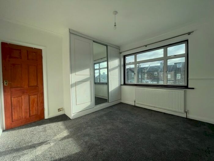 2 Bedroom Flat To Rent In Harcourt Road, Thornton Heath, CR7